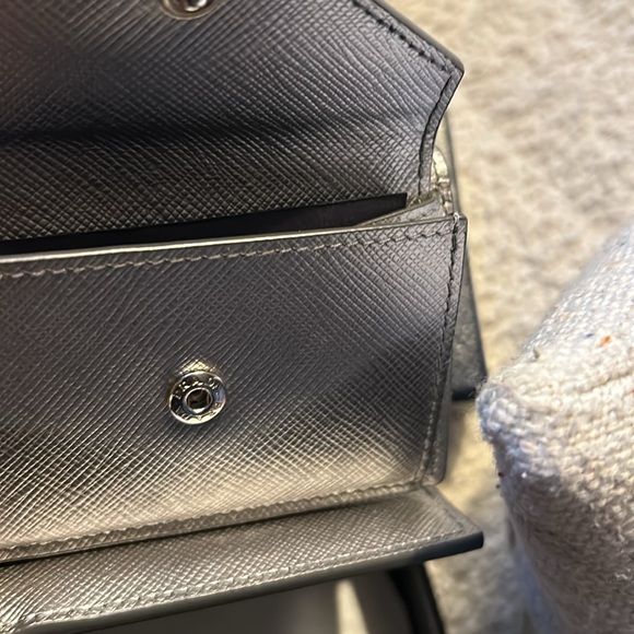 Prada all inclusive mini compact wallet..Like New🥳🥳❌❌ - Picture 4 of 8